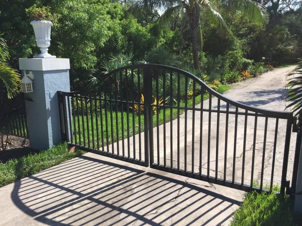 Aluminum Extrusion For Fence 1